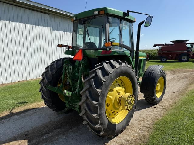 Image of John Deere 7810 equipment image 4