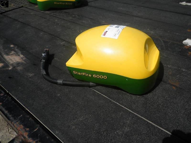 Image of John Deere StarFire 6000 Image 1