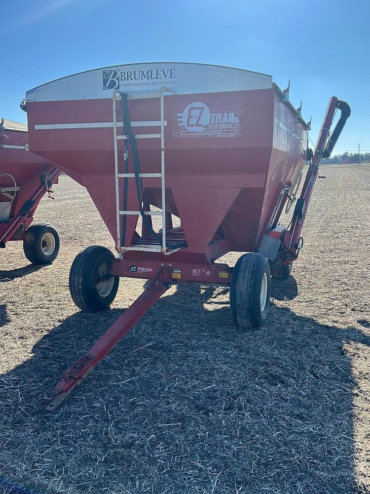 E-Z Trail 3400 Equipment Image0