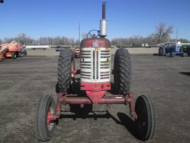 Image of Farmall 450 equipment image 1
