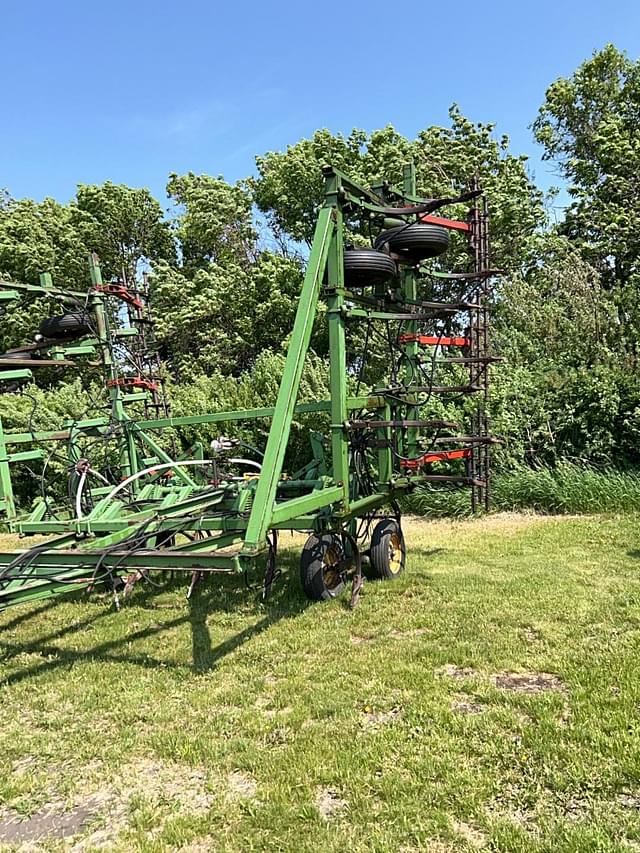 Image of John Deere 1610 equipment image 2