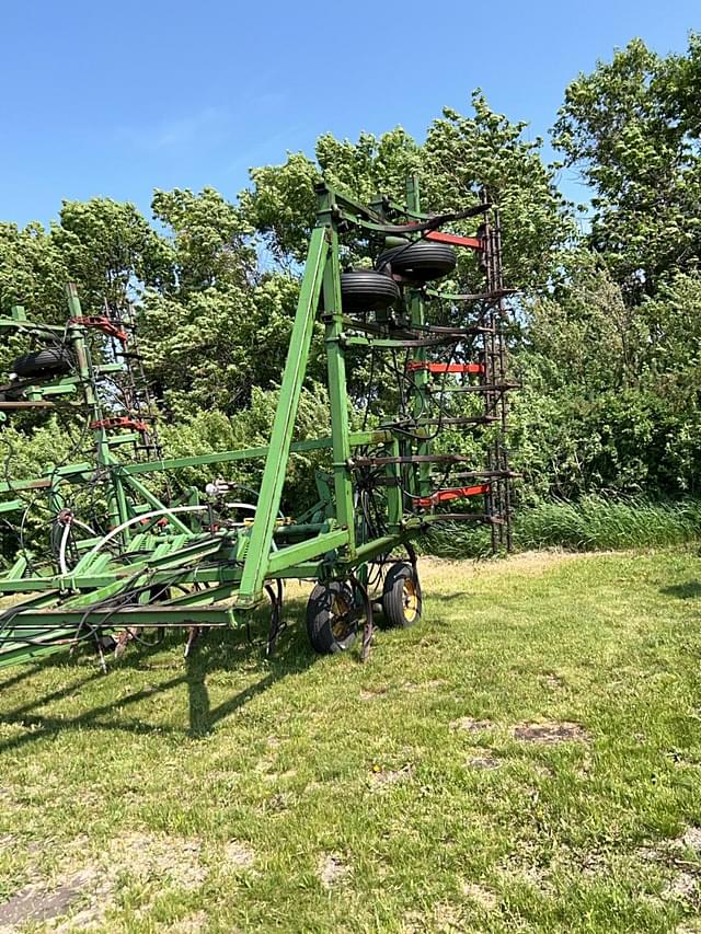 Image of John Deere 1610 equipment image 1