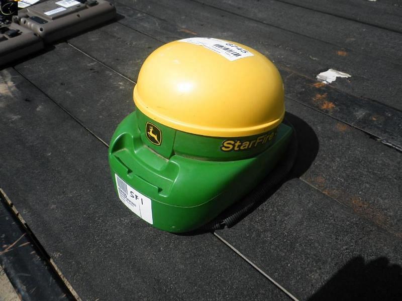 Image of John Deere StarFire 3000 Image 1