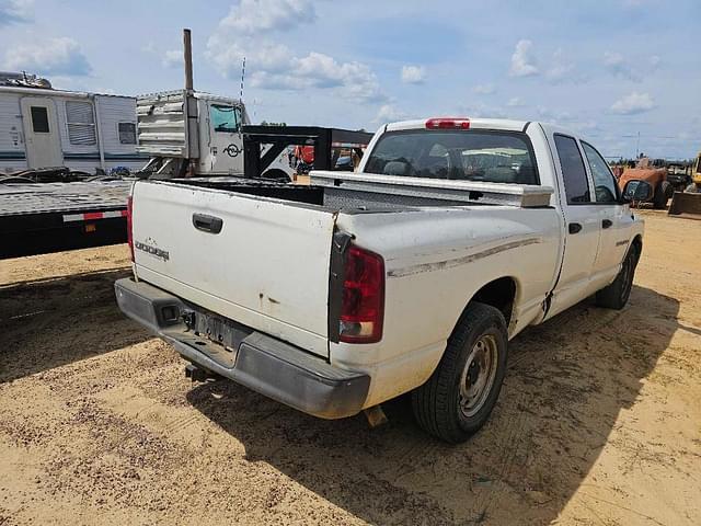 Image of Dodge Ram 1500 equipment image 3