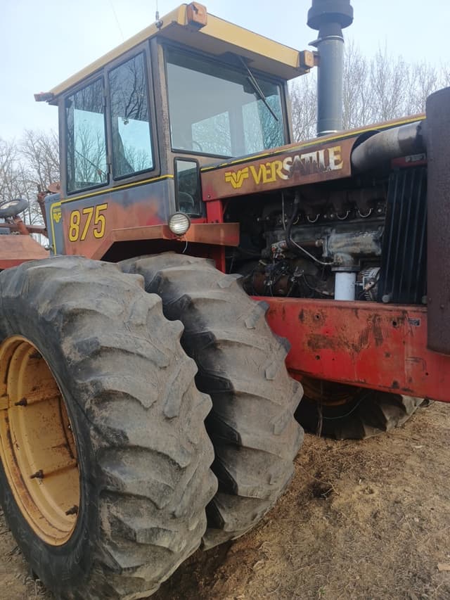 Image of Versatile 875 equipment image 1