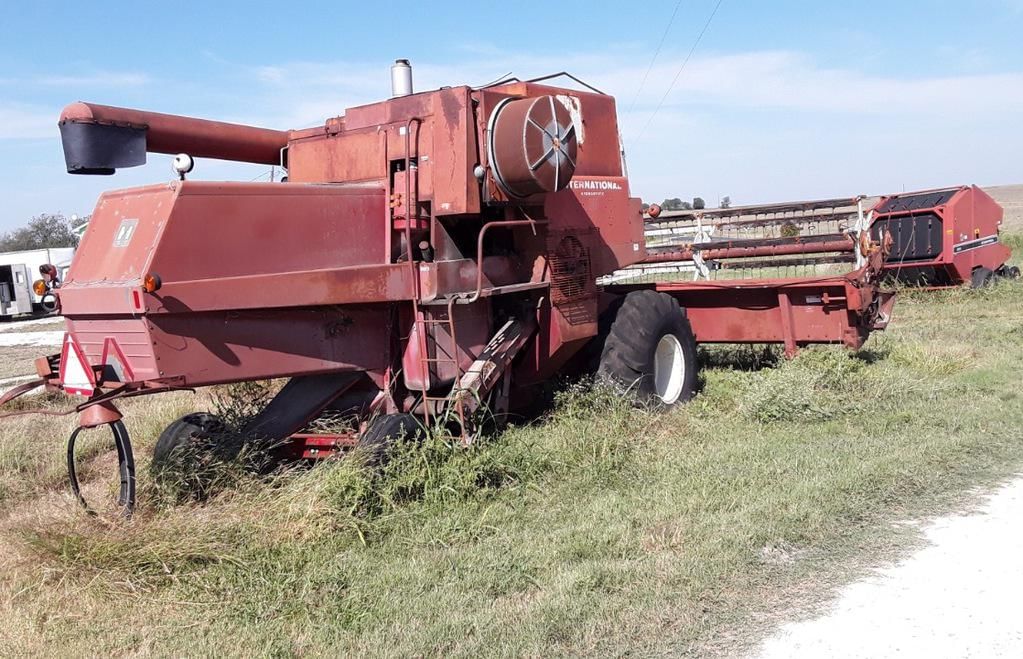 Main image International Harvester 810