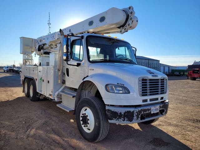 Image of Freightliner M2 106 equipment image 1