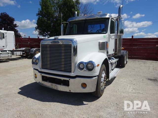 Image of Freightliner Coronado equipment image 2