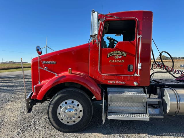 Image of Kenworth T800 equipment image 2
