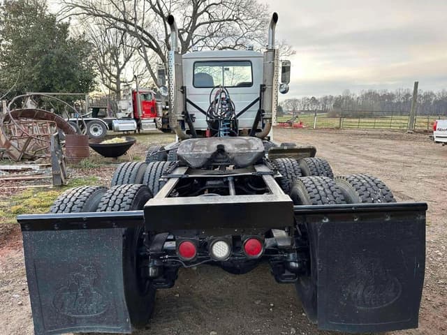 Image of Mack RW713 equipment image 3