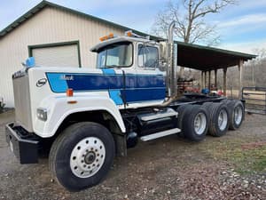 1985 Mack RW713 Image
