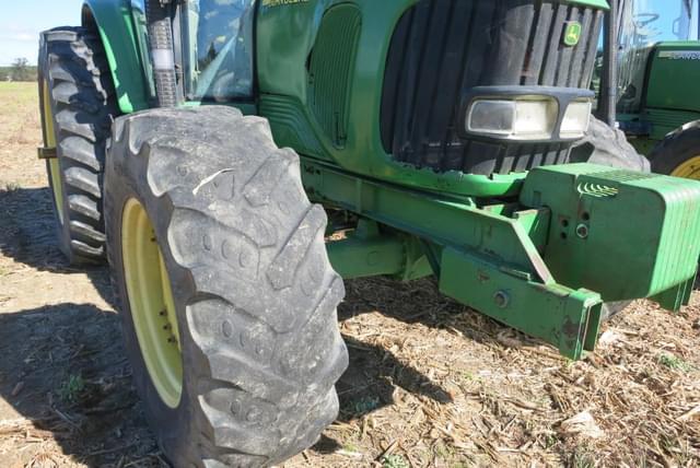 Image of John Deere 7520 equipment image 3