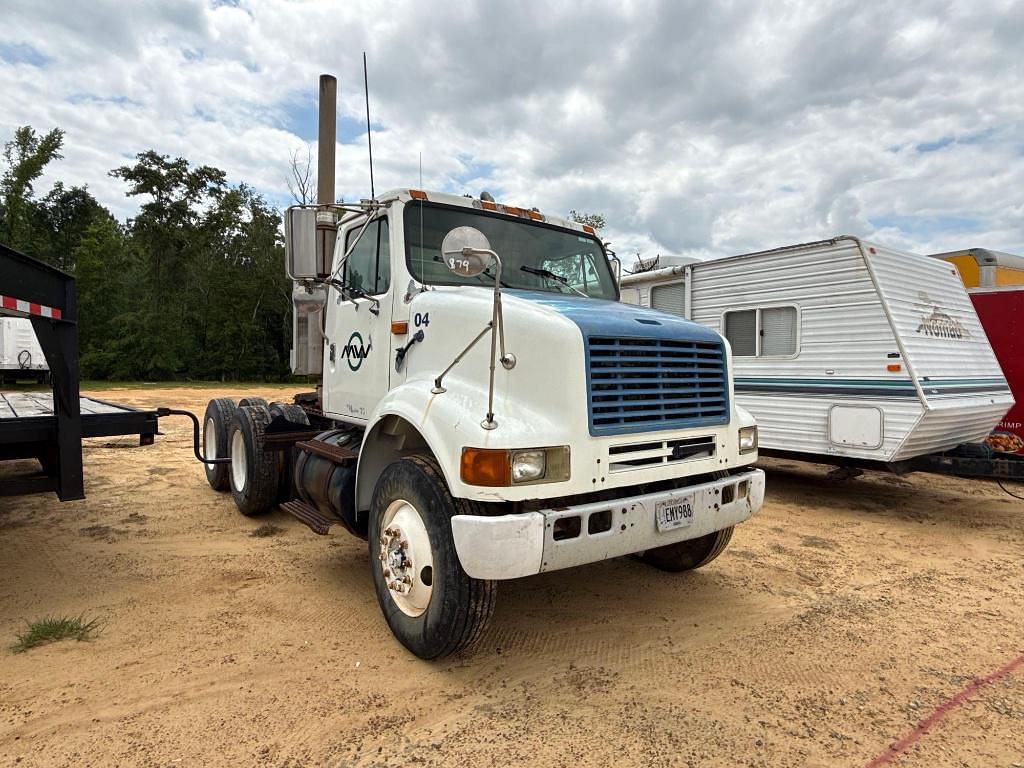 Image of International Navistar 8100 Primary image