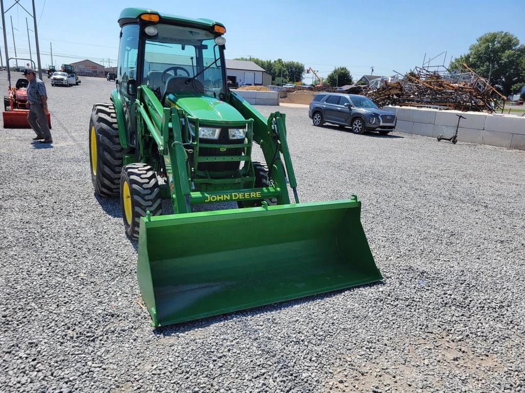 2016 John Deere 4066R Equipment Image0