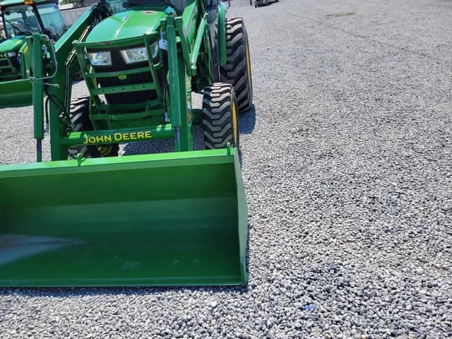 Image of John Deere 4066R equipment image 2