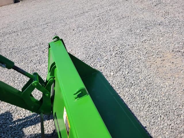 Image of John Deere 4066R equipment image 4