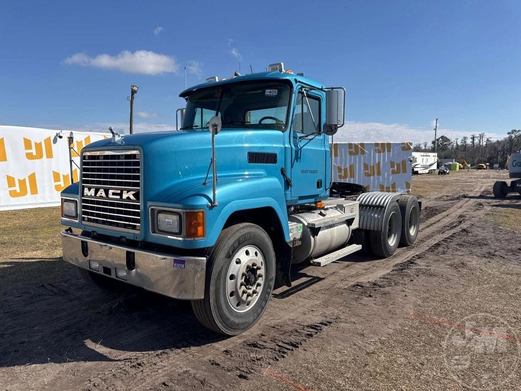 2000 Mack CH Equipment Image0