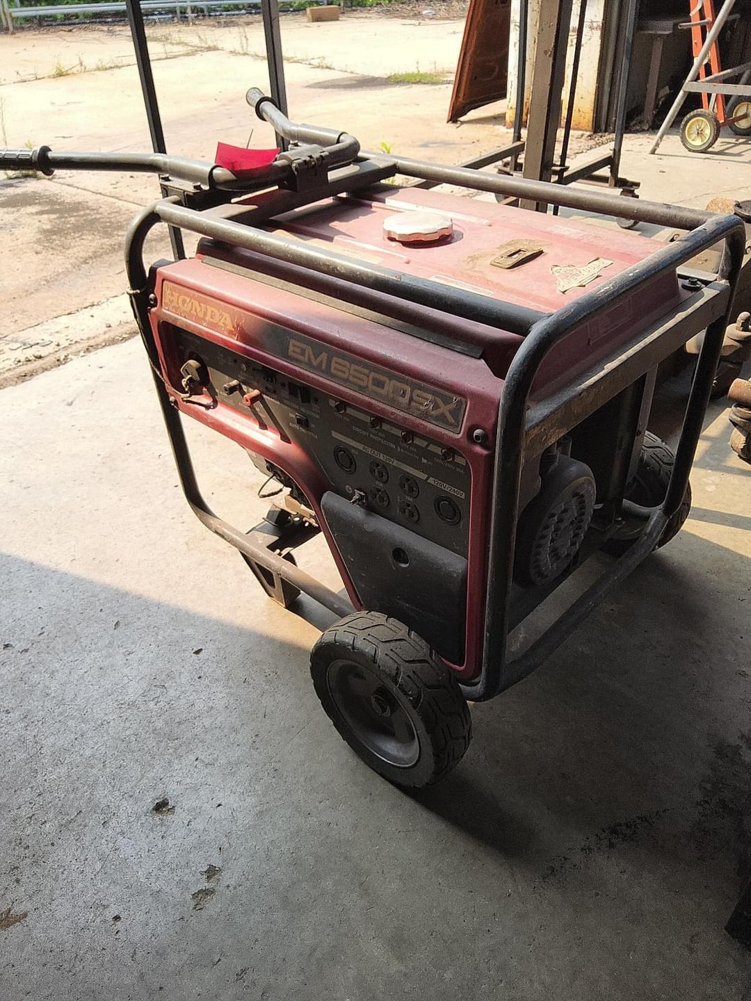 Image of Honda EM6500SX Primary image