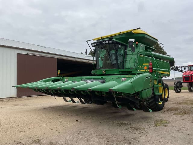 Image of John Deere 9770 STS equipment image 4