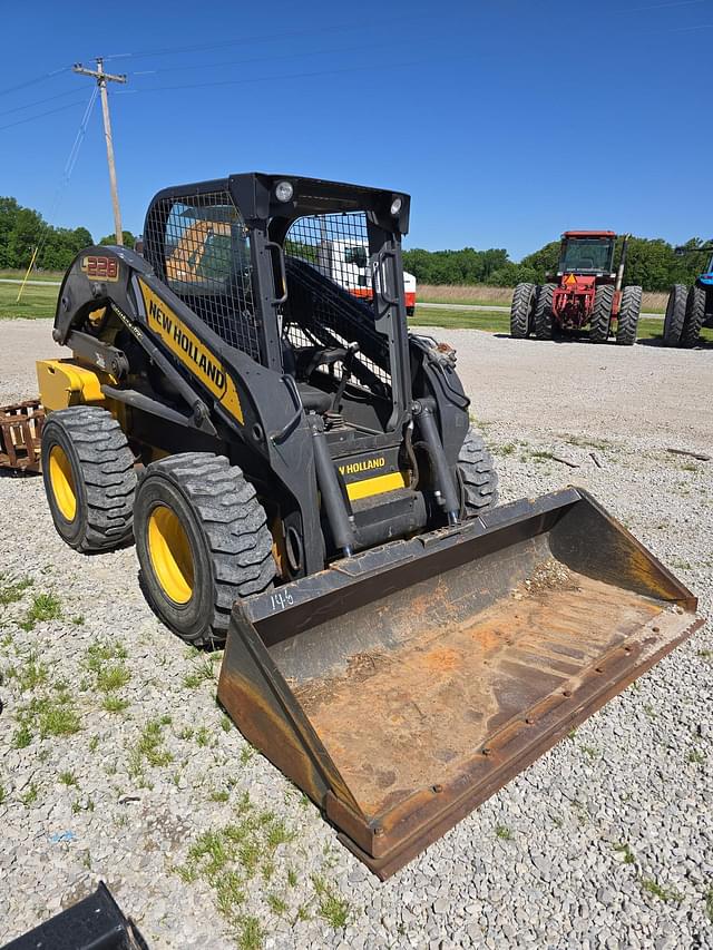Image of New Holland L228 equipment image 2