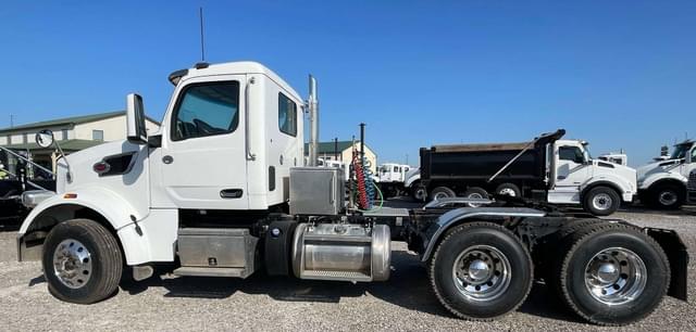 Image of Peterbilt 567 equipment image 1
