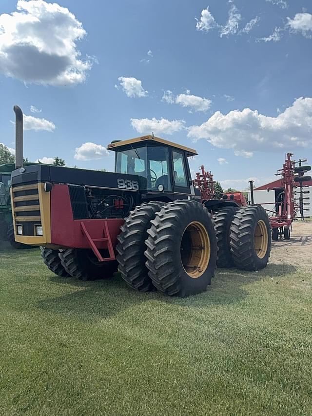 Image of Versatile 936 equipment image 1