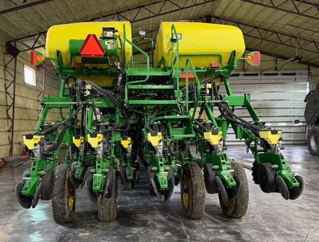 Image of John Deere 1795 equipment image 2