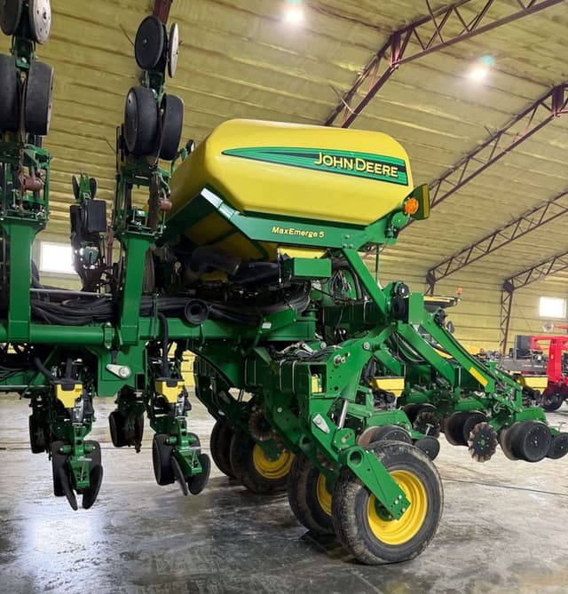 Image of John Deere 1795 equipment image 4