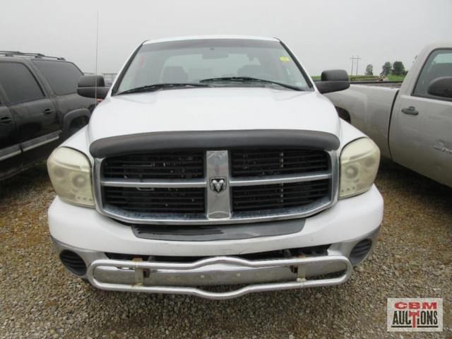 Image of Dodge Ram 2500 equipment image 4