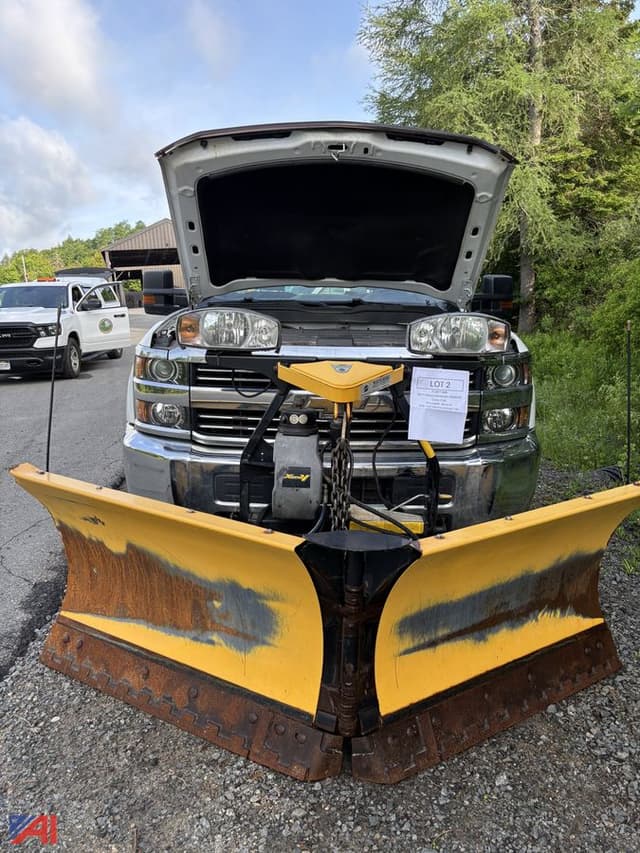 Image of Chevrolet 3500HD equipment image 2