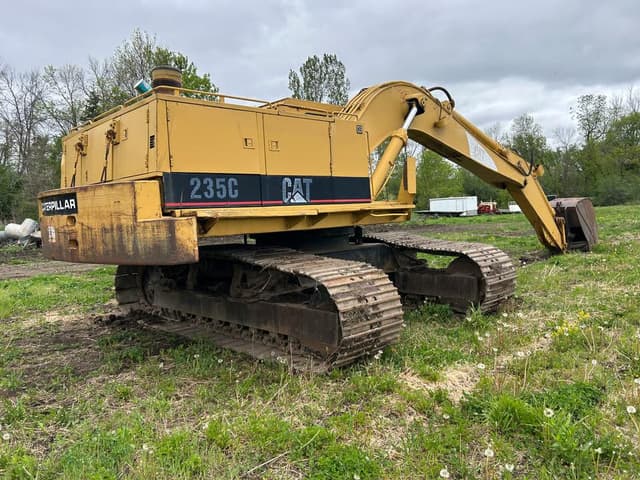 Image of Caterpillar 235C equipment image 4