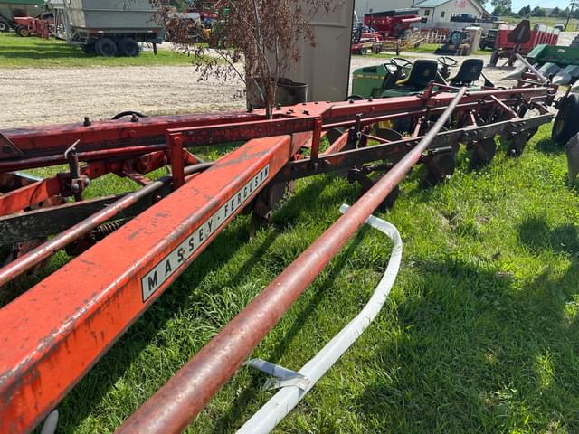 Image of Massey Ferguson 880 equipment image 3