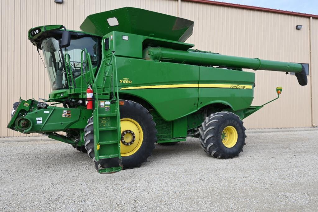 Main image John Deere S680