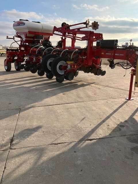 2012 White 8816 Equipment Image0