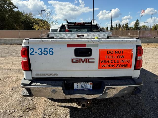 Image of GMC 2500HD equipment image 3