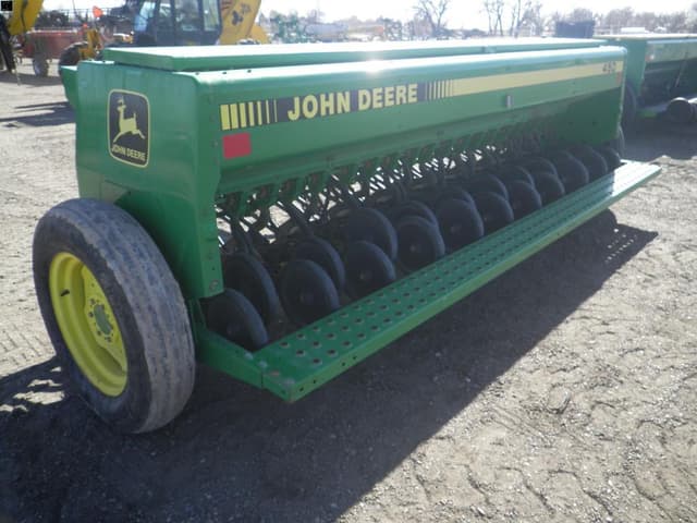Image of John Deere 450 equipment image 2