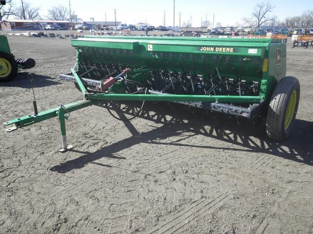 Image of John Deere 450 equipment image 1