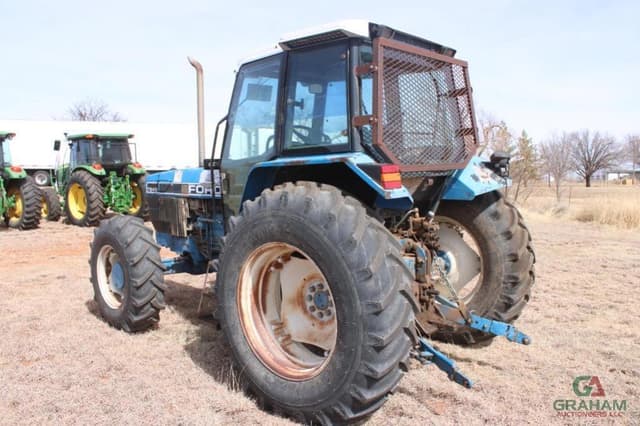 Image of Ford 7840 equipment image 4