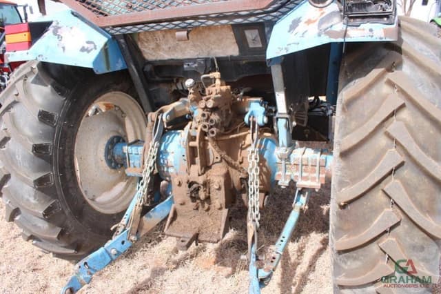 Image of Ford 7840 equipment image 3