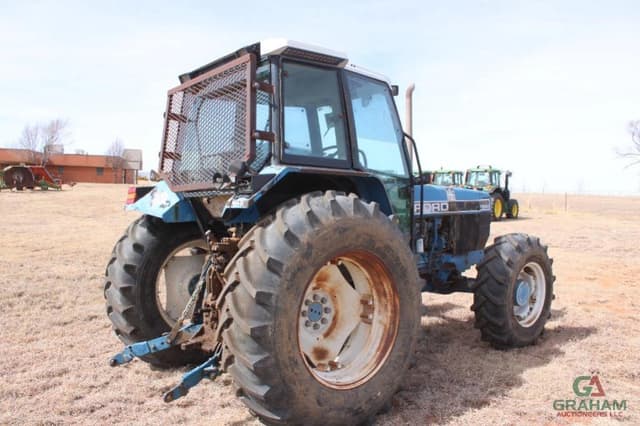 Image of Ford 7840 equipment image 2