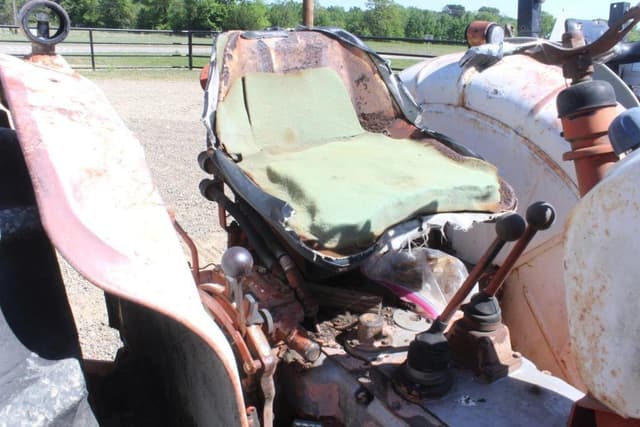 Image of J.I. Case 885 equipment image 4