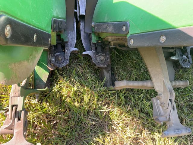 Image of John Deere 608C equipment image 4