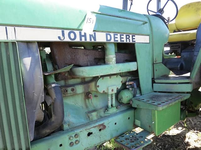 Image of John Deere 4240 equipment image 3