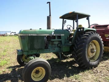 Main image John Deere 4240