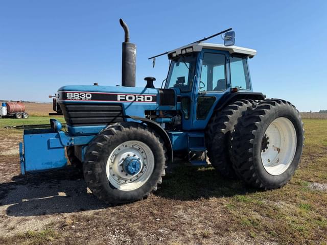 Image of Ford 8830 equipment image 1