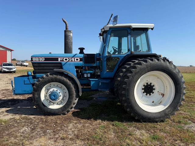 Image of Ford 8830 equipment image 2