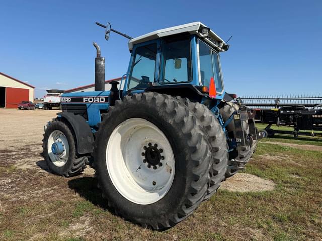 Image of Ford 8830 equipment image 3