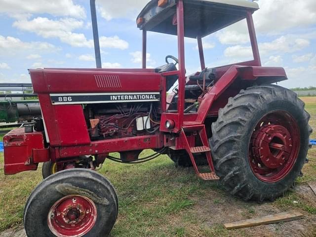 Image of International Harvester 886 equipment image 1