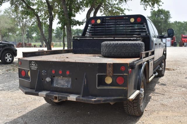 Image of Dodge Ram 2500 equipment image 2