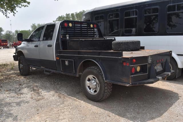 Image of Dodge Ram 2500 equipment image 3